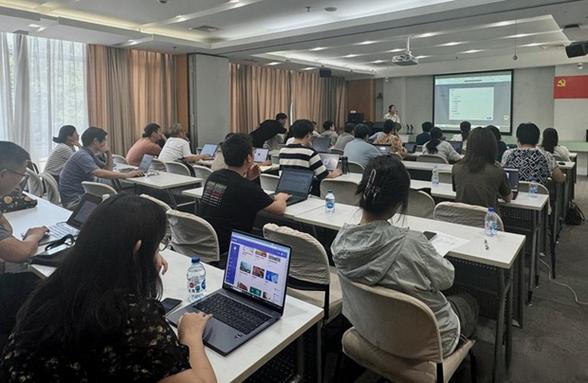 课真「不一样」 东华大学人工智能通识教学「1+X」课程体系综合改革进行中——智能应用软件开发